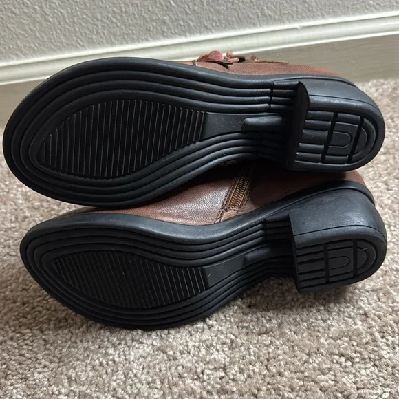 Ankle Boots With Flower - Picture 6 of 8